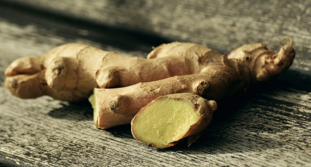 Lo zenzero e i suoi vari utilizzi: nelle insalate, nei dolci, nelle tisane, per dimagrire