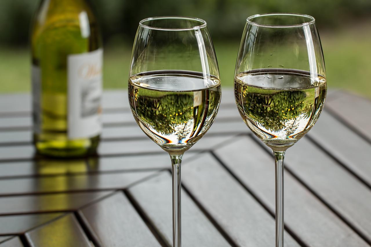 Abbinare il vino bianco: 5 consigli per non sbagliare