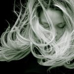 Capelli e benessere: comprendere le cause e scegliere le giuste soluzioni