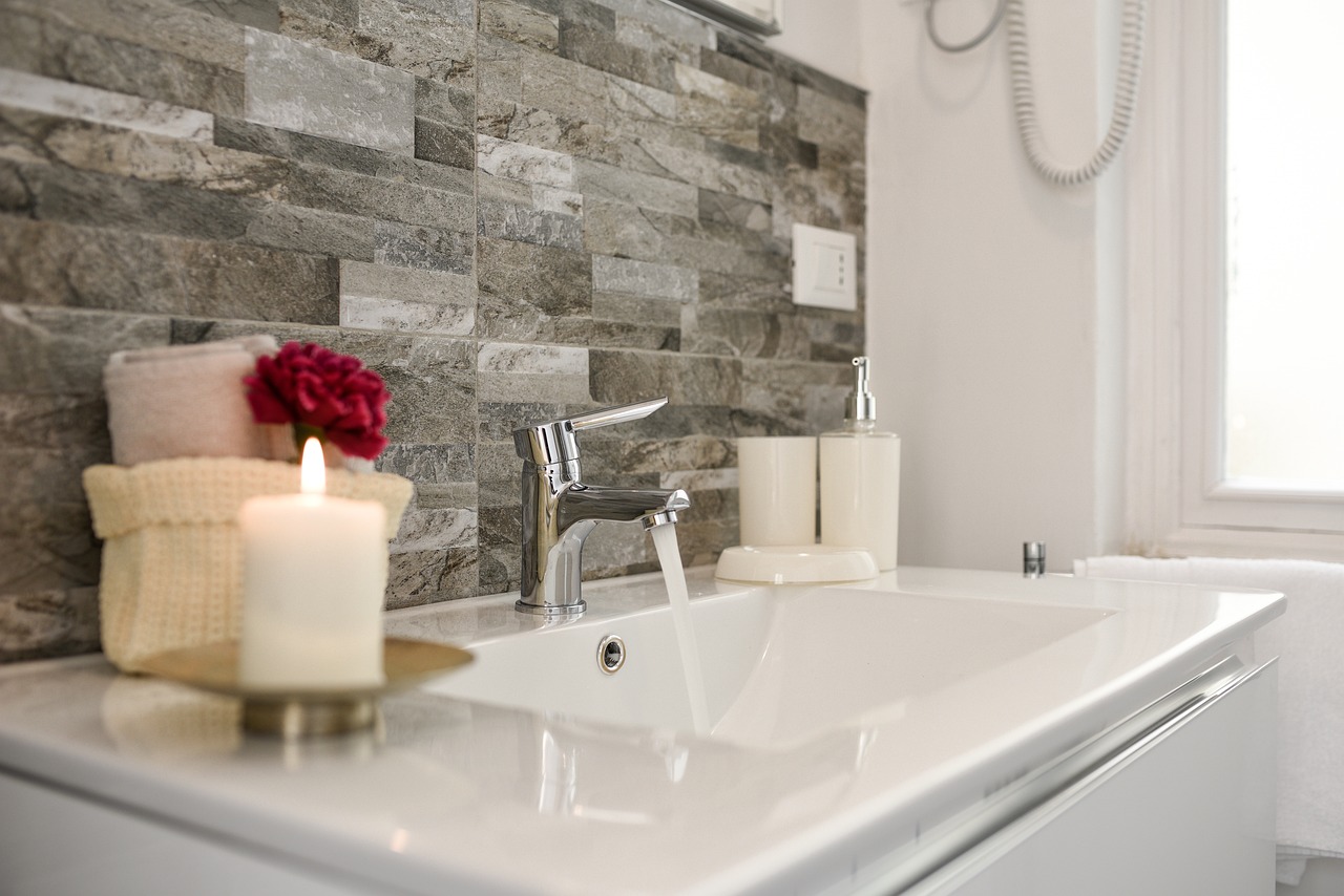 Come ristrutturare il vostro bagno: i consigli degli interior designer