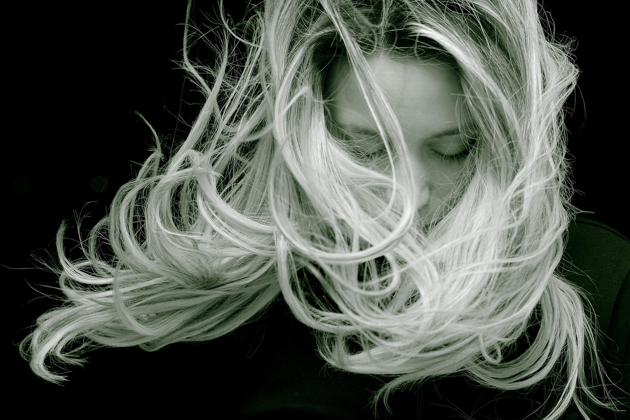 Capelli e benessere: comprendere le cause e scegliere le giuste soluzioni